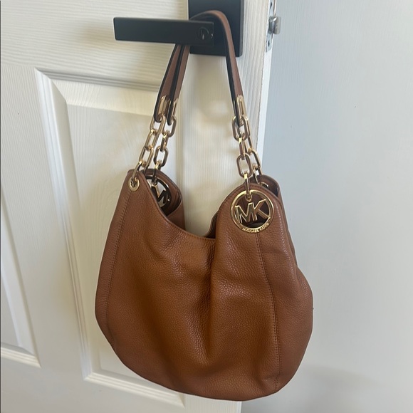 Michael Kors Tan Fulton Leather Shoulder Bag - Picture 4 of 7